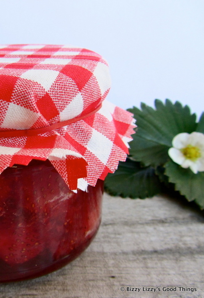 Recipe for strawberry jam with a splash of Grand Marnier