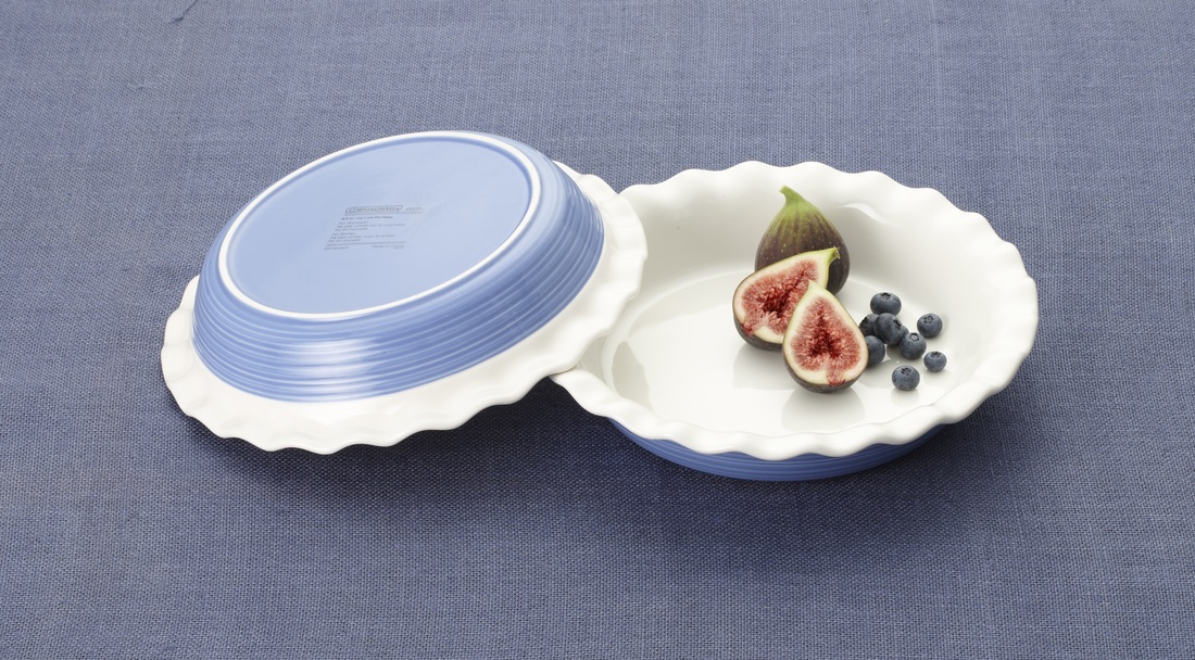 CorningWare® etch blue cornflower pie plate