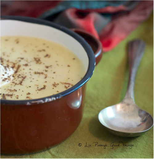 Leek and potato soup with truffle