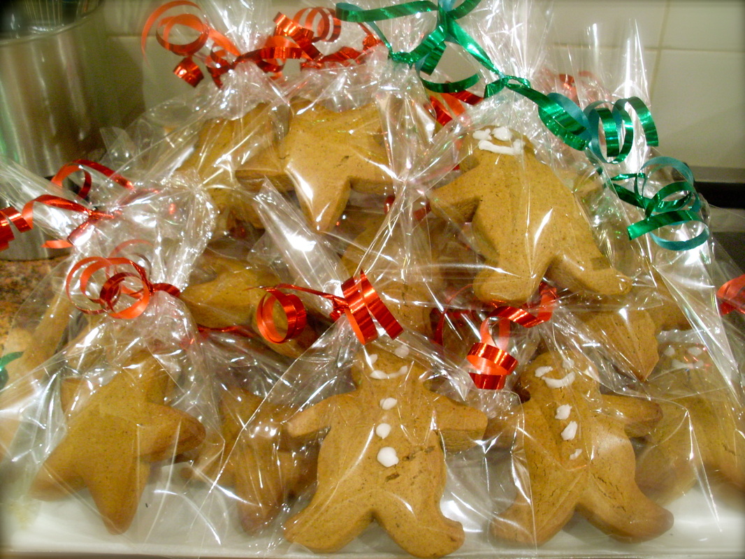 Wrap your gingerbread men in pretty cellophane bags and tie with colourful ribbon