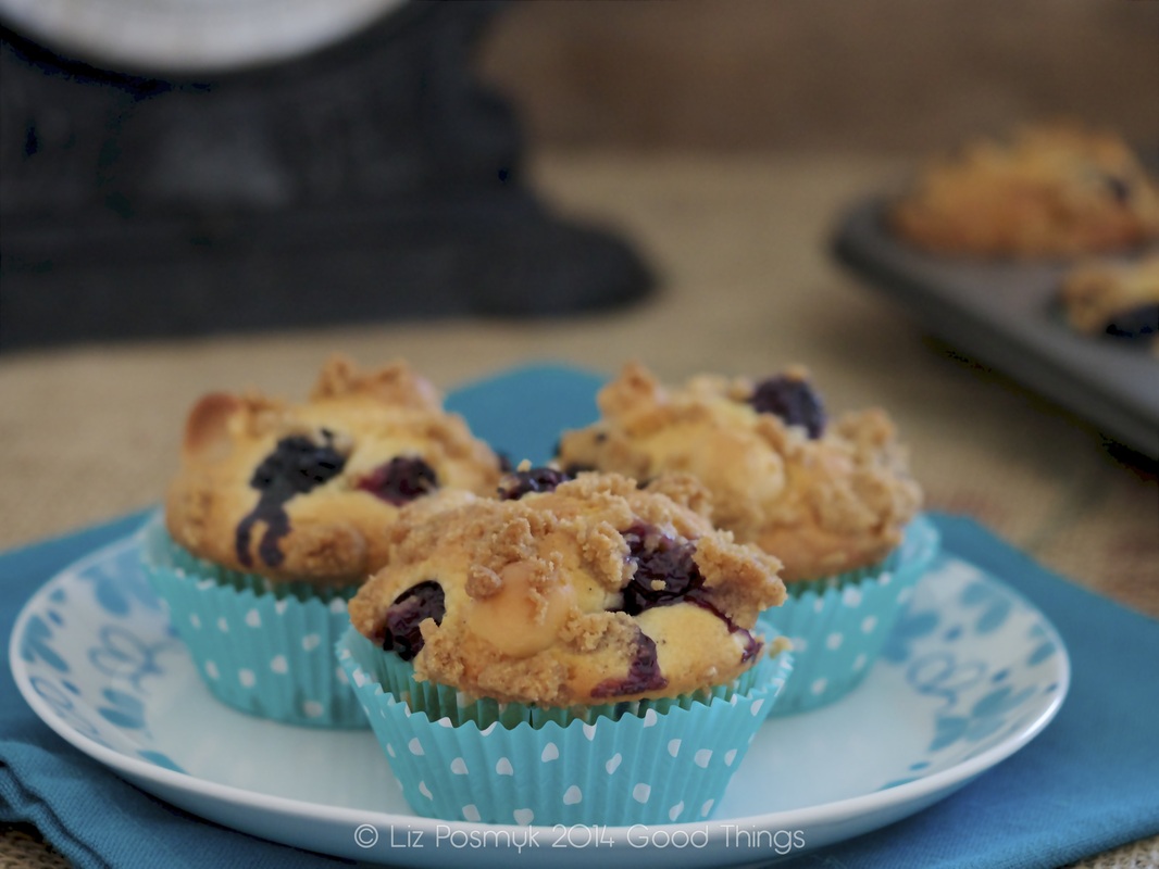 Streusel-topped blueberry macadamia muffins