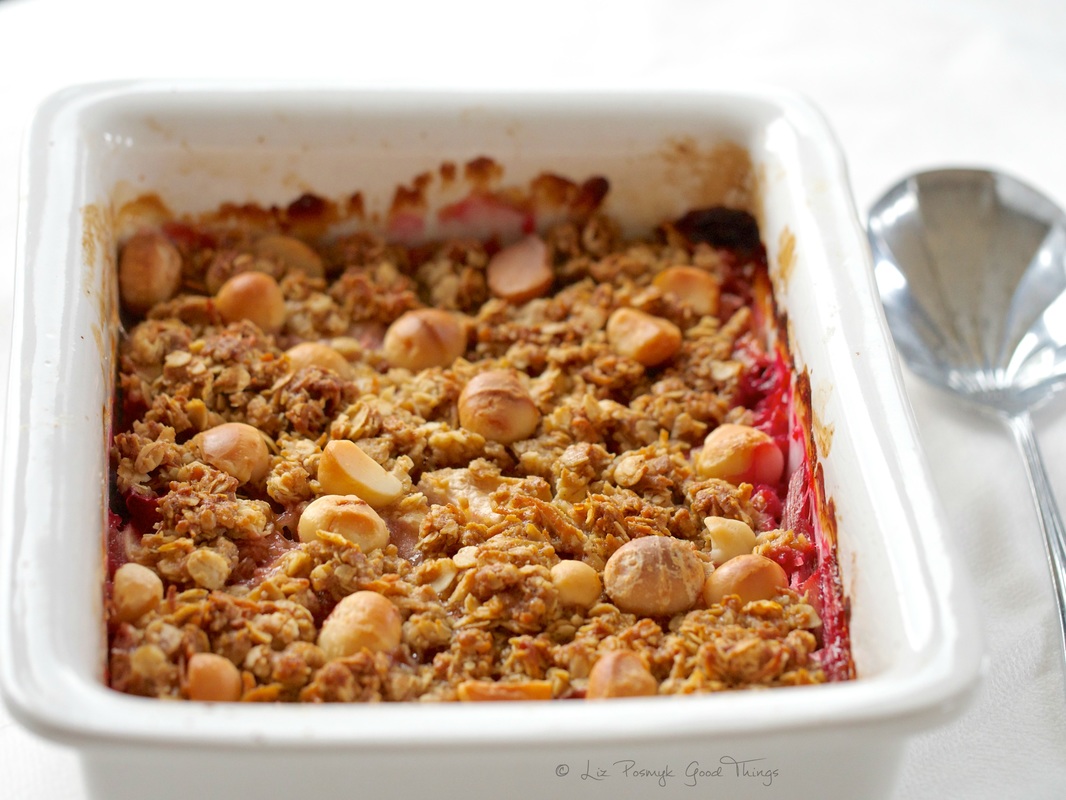Rhubarb crumble with apples, berries and macadamias