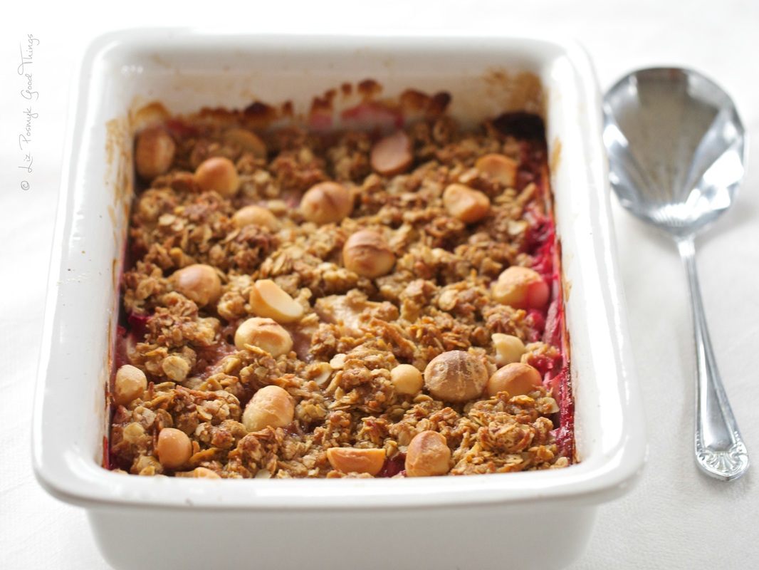 Rhubarb crumble with apples, berries and macadamias