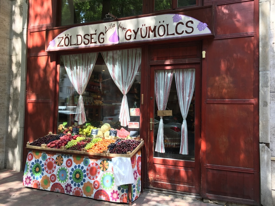 zöldség-gyümölcs - vegetables fruit store in Budapest - Liz Posmyk